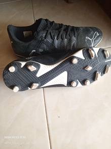 Kasut Bola Puma