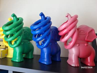 Elephant Ring Toss (4 elephant, 16 rings)