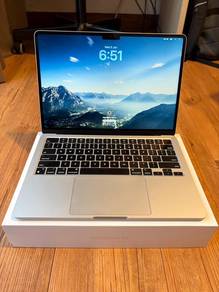 Macbook AIr M2 chip Apple Silicon - 8GB Memory 256
