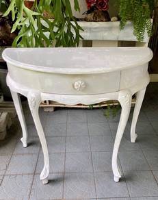SET Vintage Half Moon Vanity Deco Table & Stool