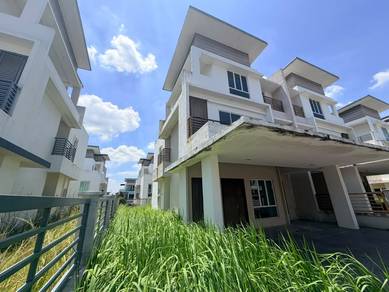 Semi-Detached House For Sale in Rawang,SGR