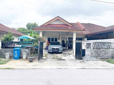 Semi-Detached House For Sale in Shah Alam,SGR