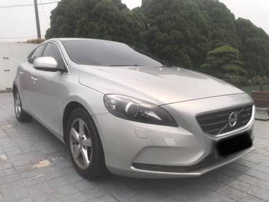 2015 Volvo V40 T4