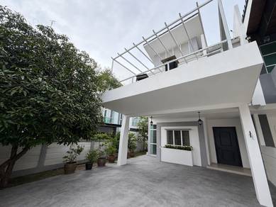 Semi-Detached House For Sale in Shah Alam,SGR