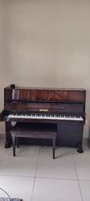 Used piano