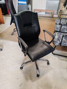 Kerusi PVC hitam