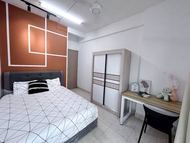Room in Solaris Dutamas, KUL