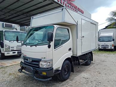 2013/14 Hino WU302 Luton Box 10'9