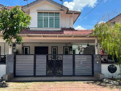 Semi-Detached House For Sale in Seri Manjong,PRK