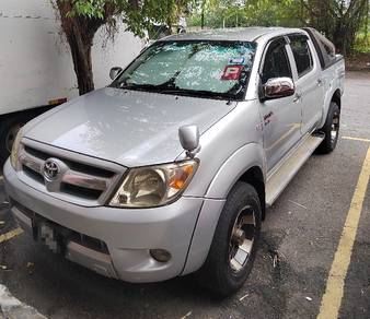 Toyota Hilux G in Seri Kembangan, SGR