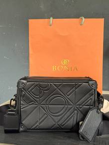 Bonia sling bag