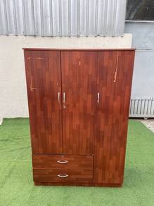 YE68H Almari Baju Kabinet 4x6' 3 Doors Wardrobe