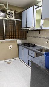 Flat For Rent in Taman Inderawasih