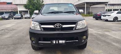 2005 Toyota Hilux G