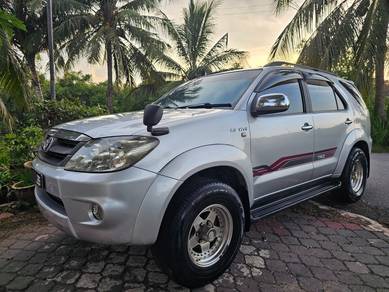 Toyota Fortuner V in Pengkalan Chepa, KTN