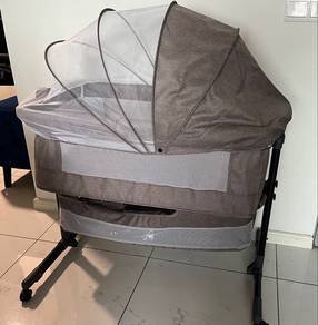 Baby Cot baby bed crib foldable.