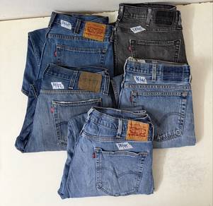 Levi’s Jeans sz 38 Combo::::