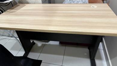 Computer Table / Office Desk (Like New)