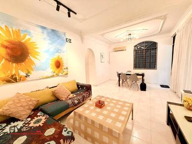 Semi-Detached House For Sale in Lunas,KDH