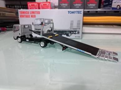 TLV Tomica Nissan Atlas Safety Loader Silver