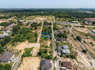 Residential Land in Dengkil, SGR