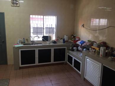 2.5-storey Terraced House For Sale in Seri Kembangan,SGR
