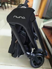 Nuna Triv stroller