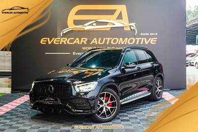 Mercedes Benz GLC300 300 4MATIC AMG LINE in Desa Petaling, KUL