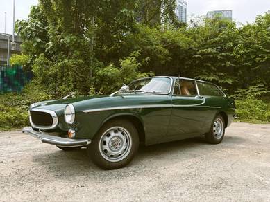 Volvo P1800 E in KLCC, KUL