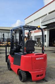 Forklifts & Reach Trucks 1.5 - 3 Ton
