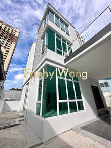 Bungalow House For Sale in Jelutong,PNG