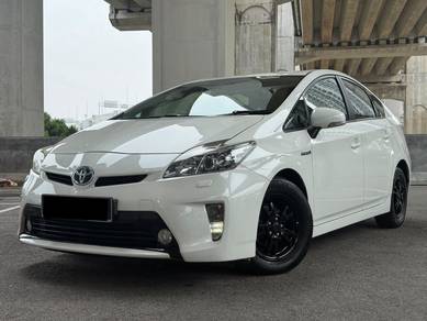 2014 Toyota Prius LUXURY (HYBRID)