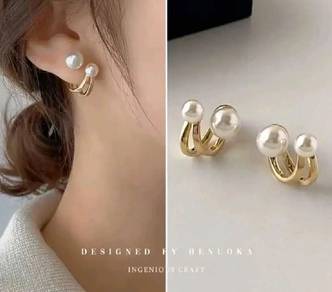 Pearl earring new fashion