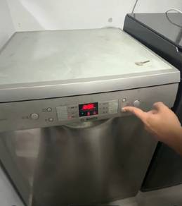 Bosch Freestanding Dishwasher (Silver) – Low Usage