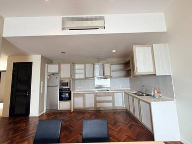Condominium For Rent in Quayside