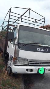 Lori Isuzu 3ton thn 2008 20kaki recon untuk dijual