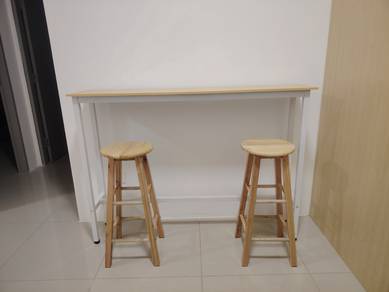 Table & Chairs