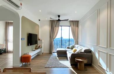 Condominium For Sale in Mid Valley City,KUL