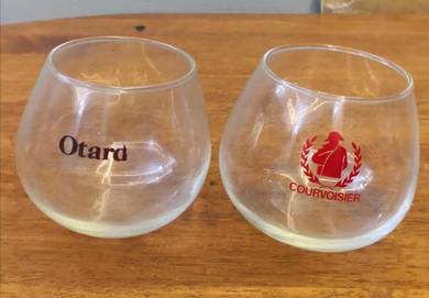 Cawan balancing whisky glass