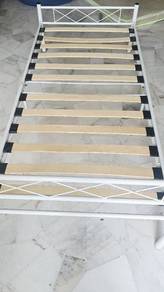 Single Bed Frame - Satin White / Black