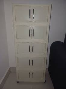 Storage cabinet with 6 compartments