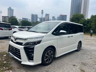 Toyota Voxy ZS KIRAMEKI III in Damansara Kim, SGR