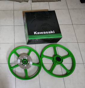 Ex5 AR80 Rim with tyres
