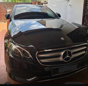 Mercedes Benz 200E in Senai, JHR
