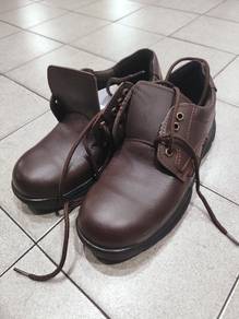 Safety boot brown size UK7