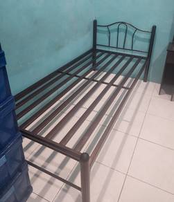 2nd Hand Metal Bed Frame for Sale