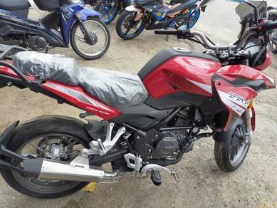 Benelli TRK 251 SE