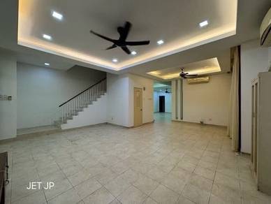 Semi-Detached House For Sale in Bandar Botanic,SGR
