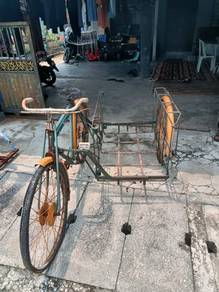 3 Wheel Antique Bicycle