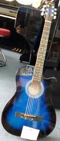 New Acoustic Guitar with bag,2 picks,strap,strings